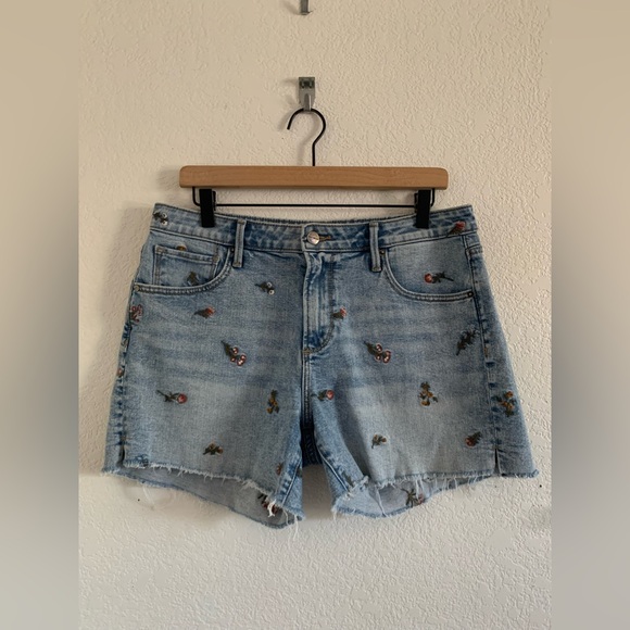 Driftwood Lulu Fray Hem Jean Shorts Women's Size 28 Floral Embroidered Denim - Picture 1 of 12